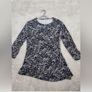 Elle Black and Cream Top 3/4 size small